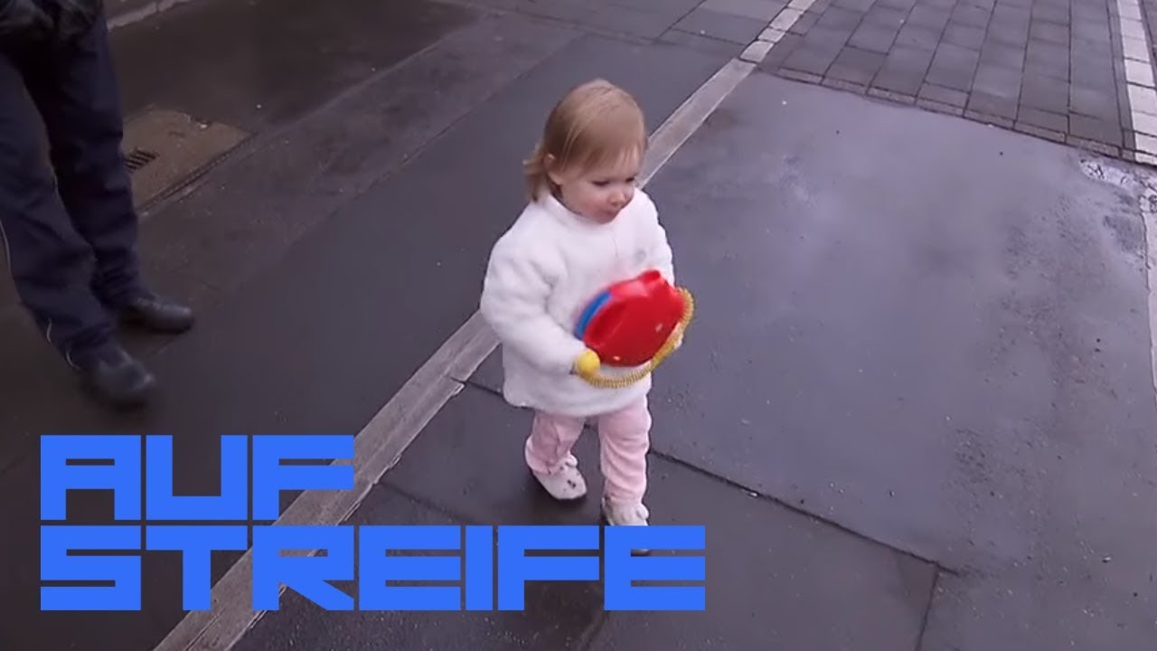 Chiara (3) alleine unterwegs - Ist die Mutter Opfer von Einbruch & Raub? | Auf Streife | SAT.1 TV