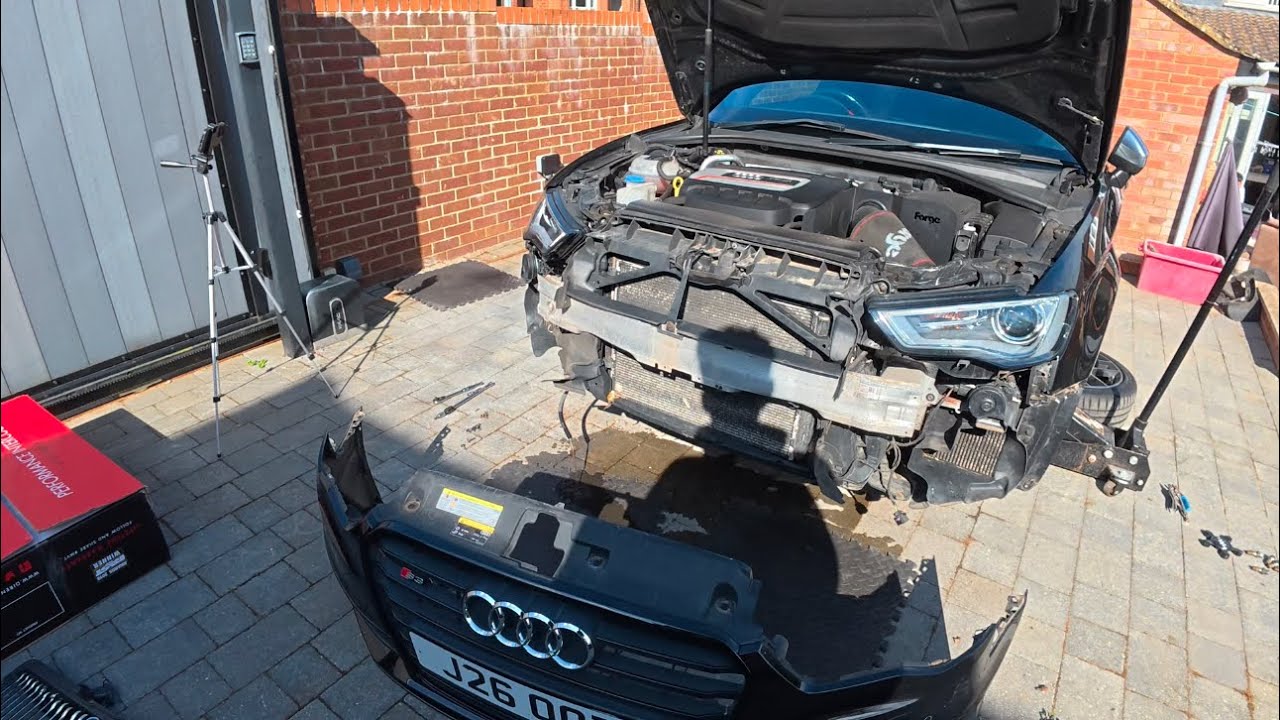 Как снять передний бампер на Audi S3 2016 года выпуска - A3