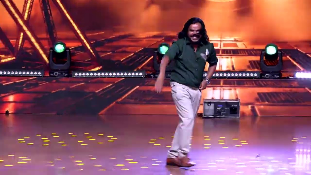 Sampoornesh Babu Dance Yeshanagula Song at The Paradise Pre Release Event Hyderabad | Shreyas Media