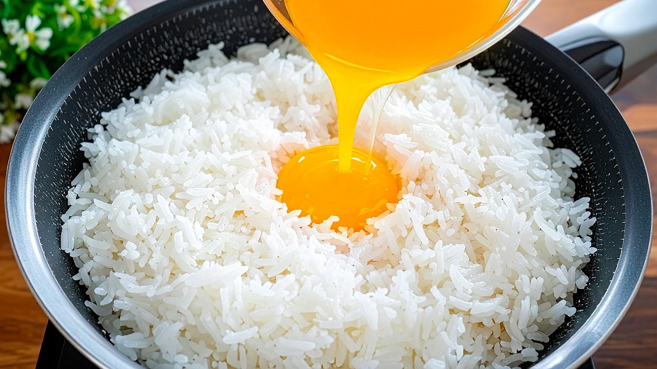 Залейте рис яйцами. Просто и вкусно! Новый завтрак, который тает во рту.