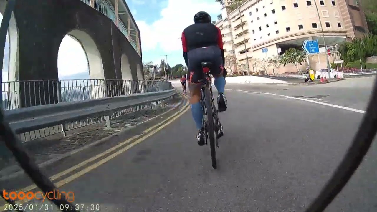 小摺412 青公 跟公路車踩一段