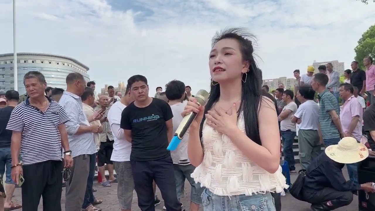 贵州小蓉儿  《爱随浪花去远方》