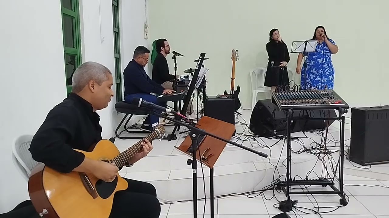 Teu Nome é Santo Vineyard 