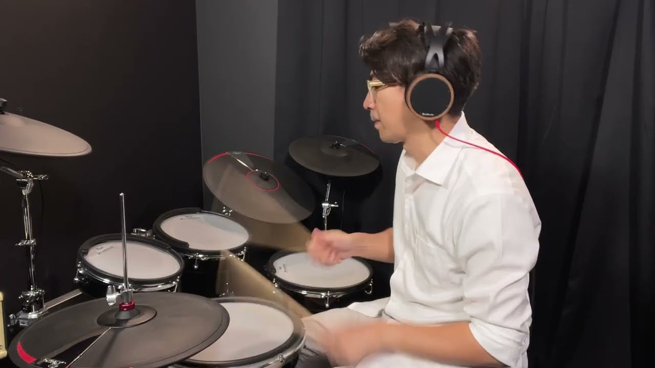 Some Skunk Funk / The Brecker Brothers (drums cover powered by Moises)