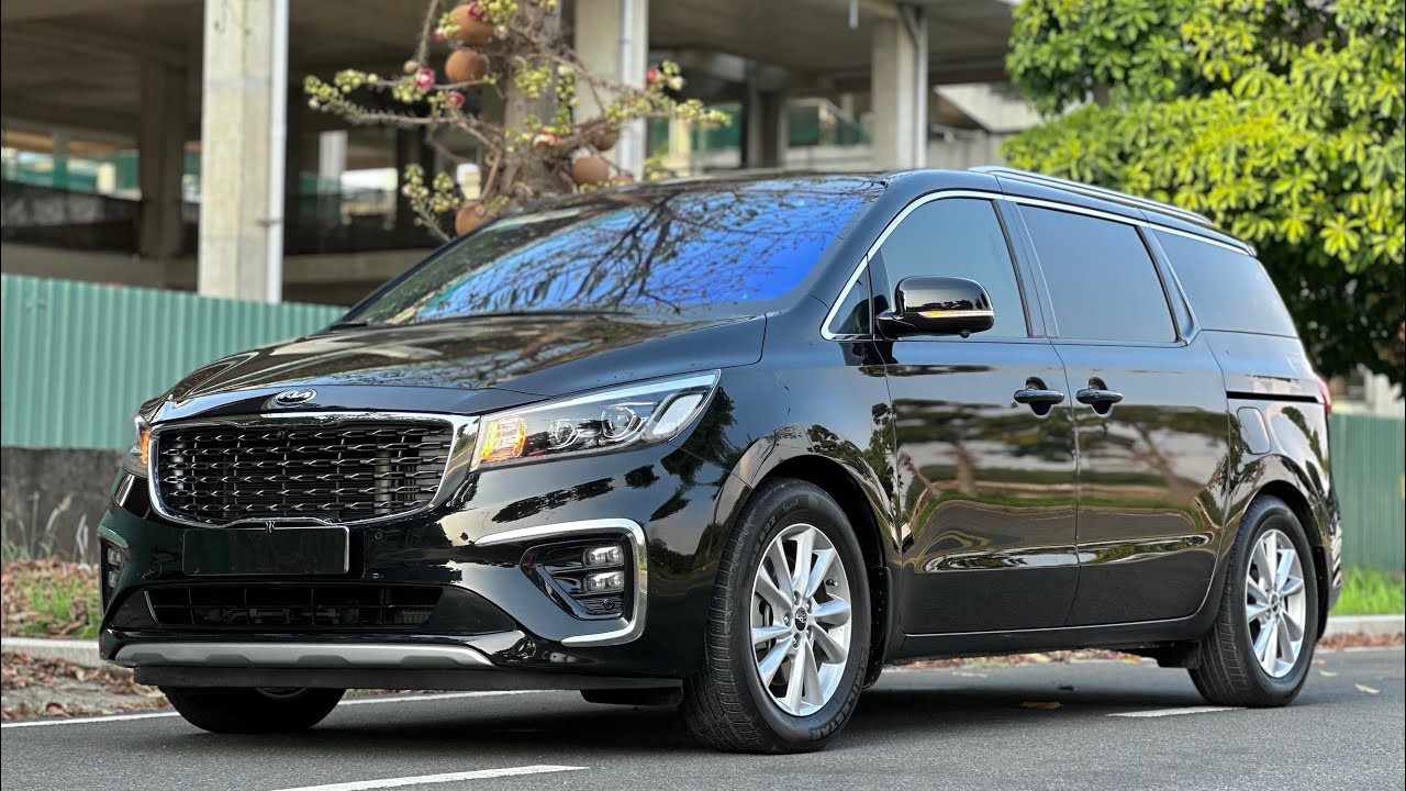 Cập bến phiên bản giới hạn của SEDONA. Phiên bản SIGNATURE 2.2DAT - Với hàng ghế 2 thương gia