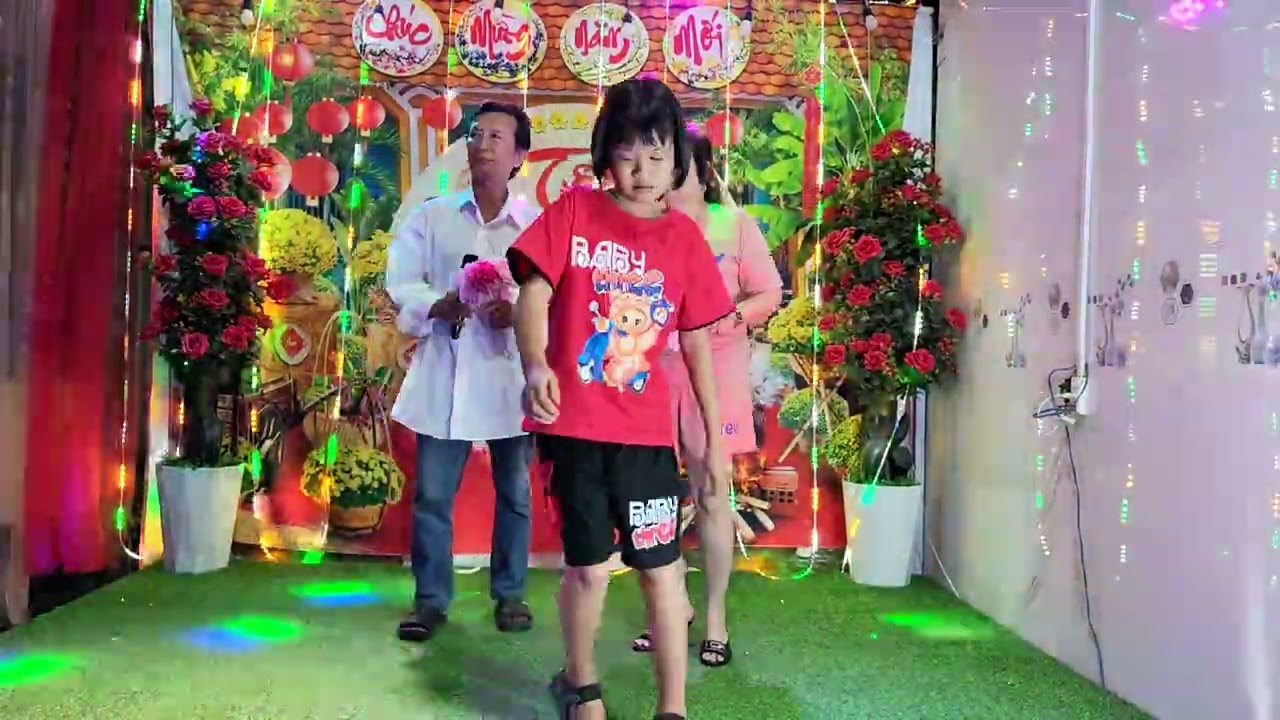 Anh Thành Long vs Chị Ngọc Mẩn 