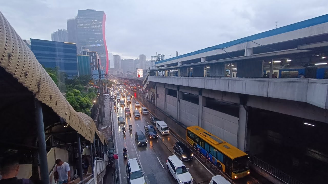 MRT Ortigas Northbound Traffic during Typhoon Enteng