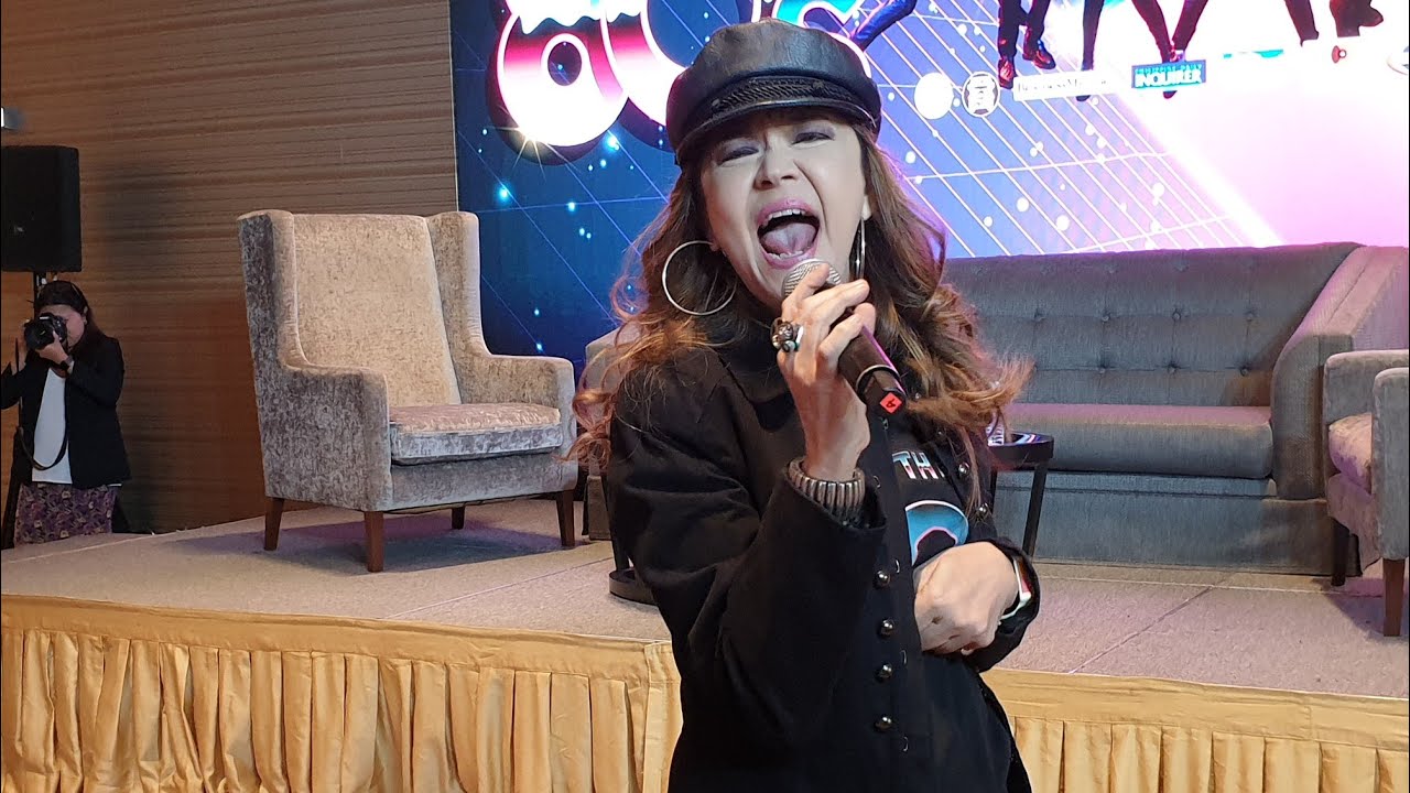 80's Rocker LOU BONNEVIE sing her Hit song ROCKIN' THE BEAT