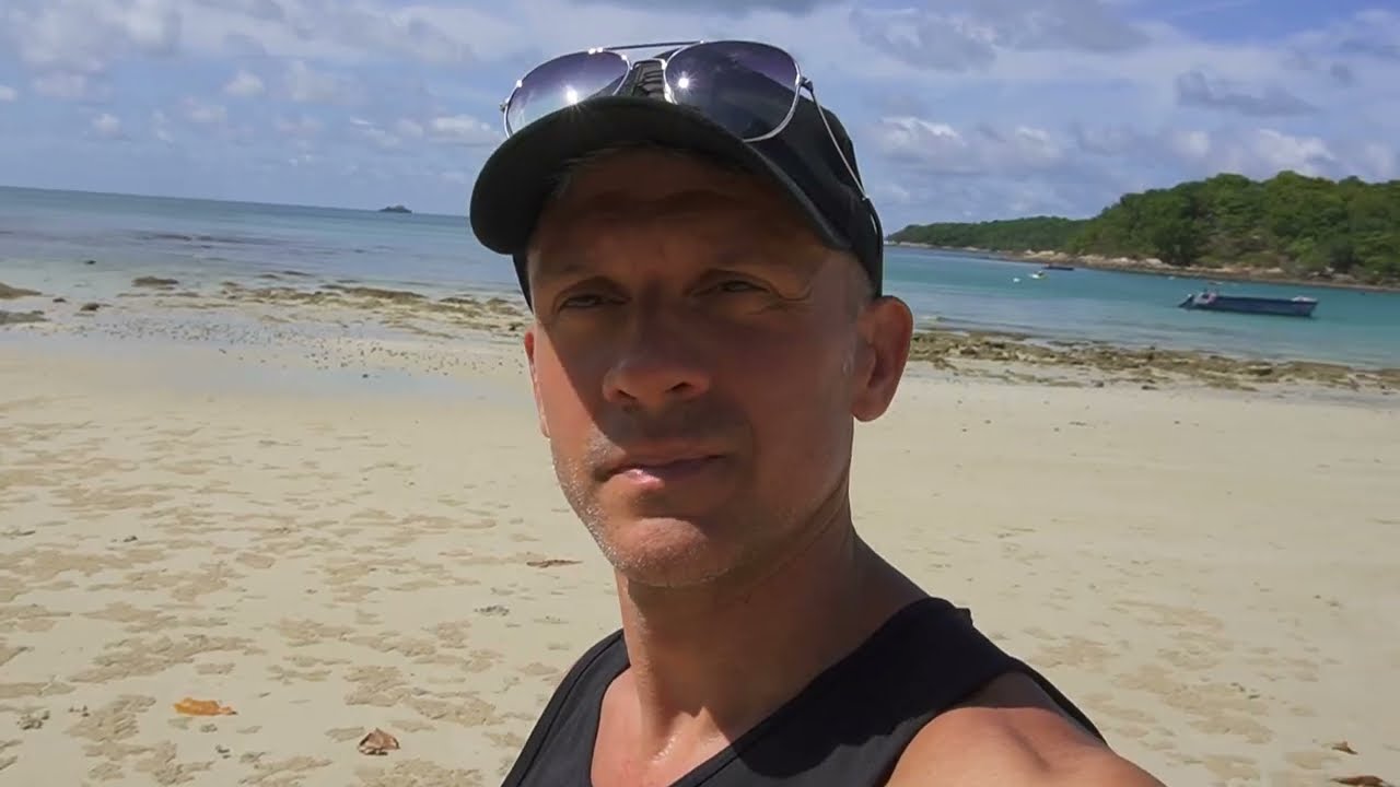 SONY ZV-E10 in Thailandia