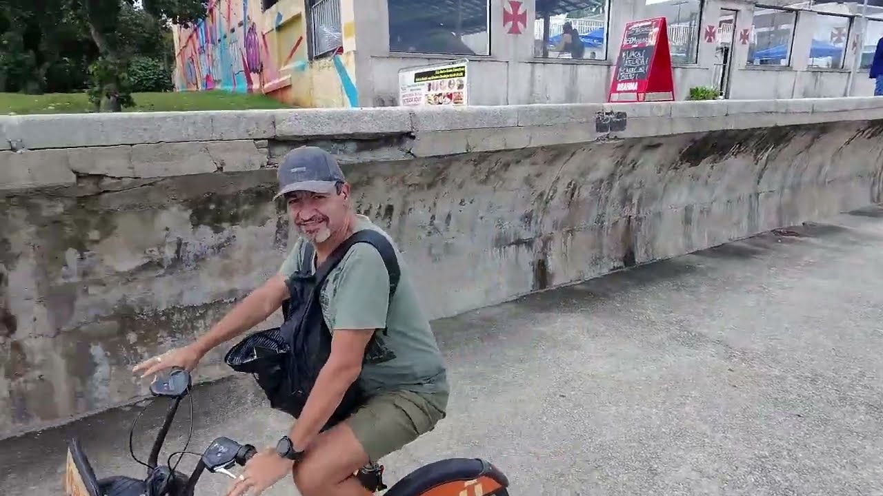 Um voo de drone pela Orla Conde até  Praia Vermelha  e depois Escalaria Selaron 
