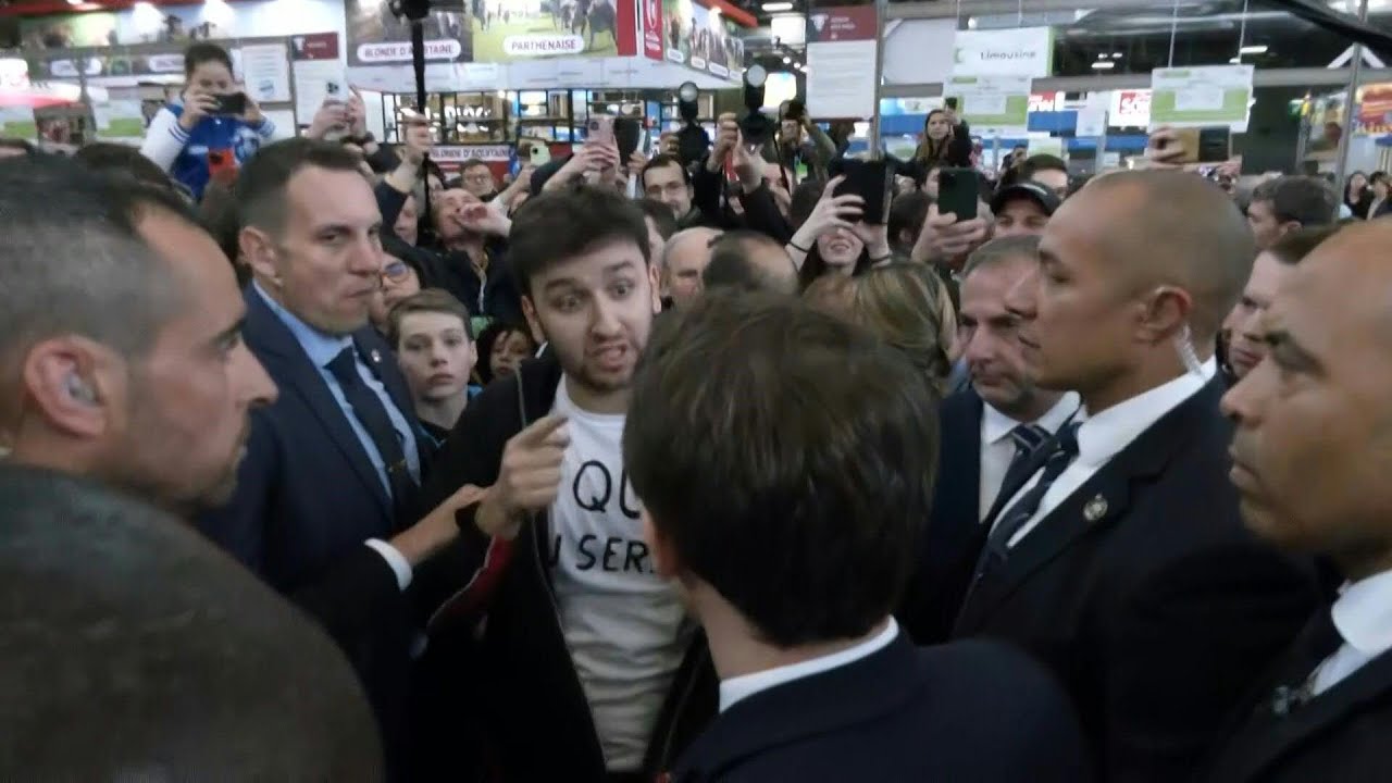 Salon de l'agriculture: échange musclé entre Macron et un militant écolo | AFP