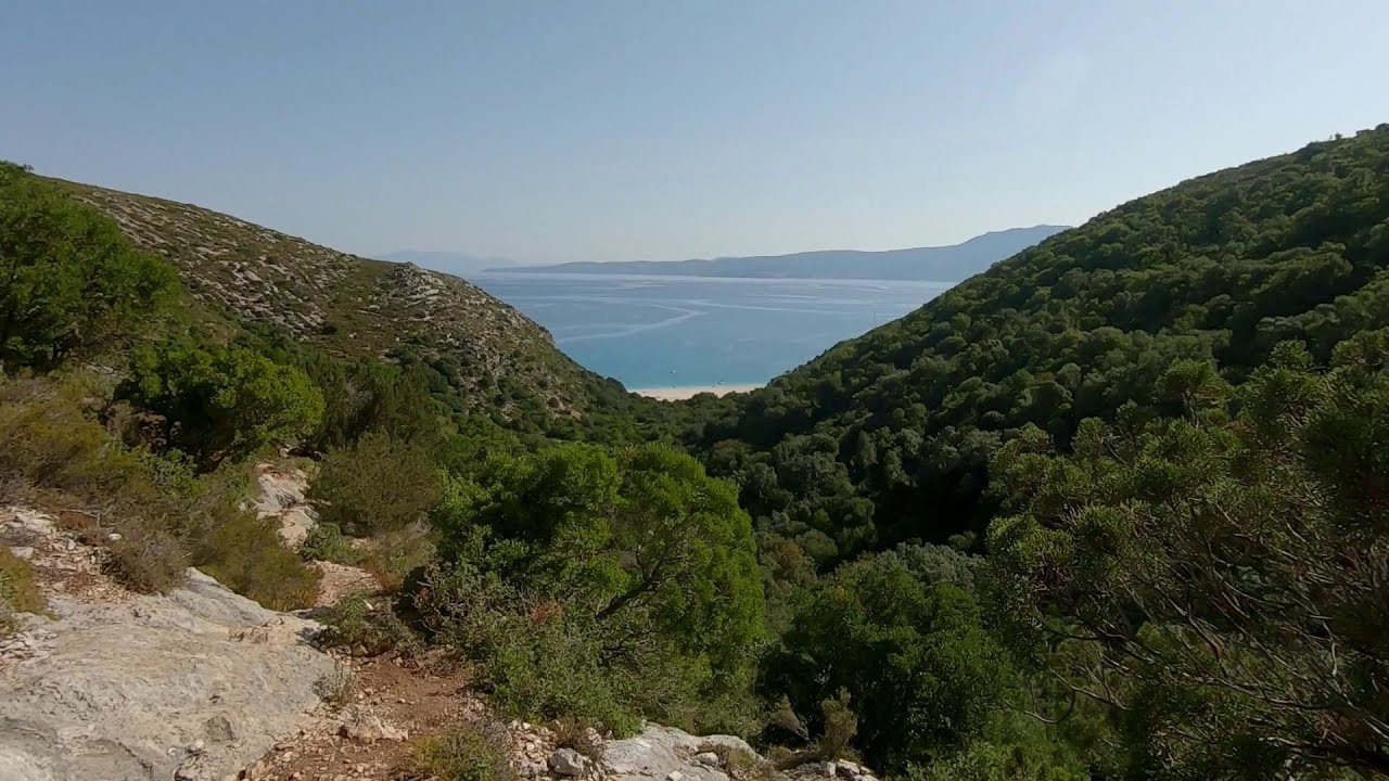 Μονοπάτι προς Παραλία Φτέρη Κεφαλονιάς - Hiking Path to Fteri Beach at Kefalonia