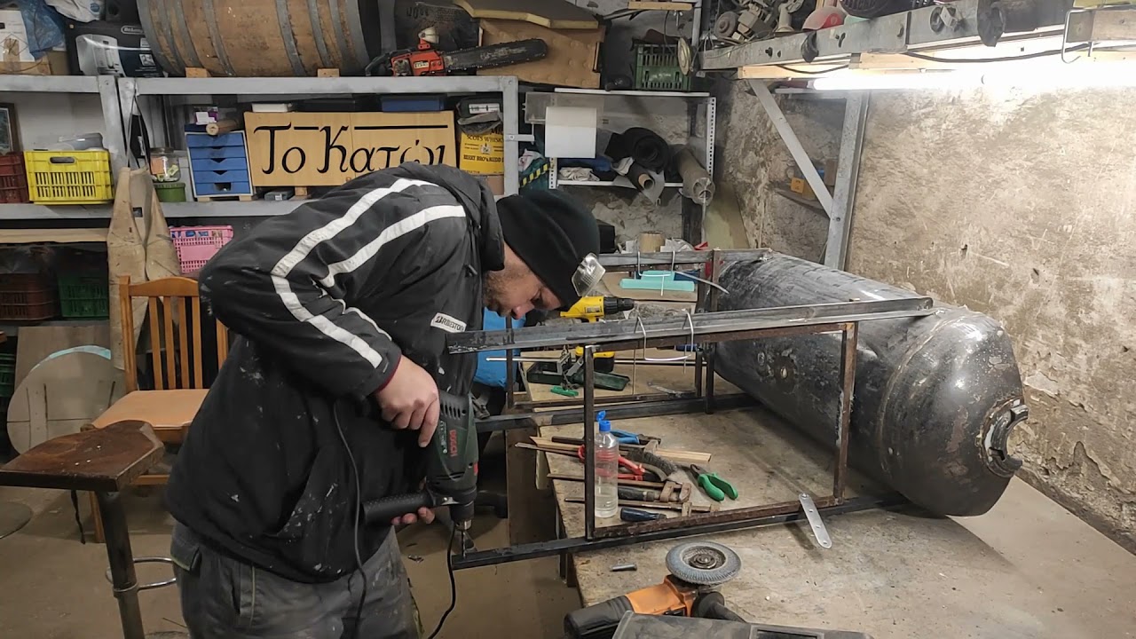 BBQ Grill made of water heater   - Ψησταριά φτιαγμένη από θερμοσίφωνα