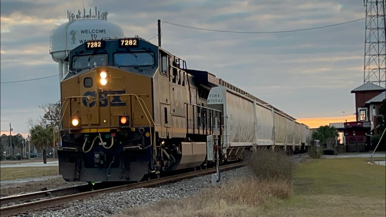 Leaving Waycross ga on the CSX Jesup subdivision northbound 12/28/25 