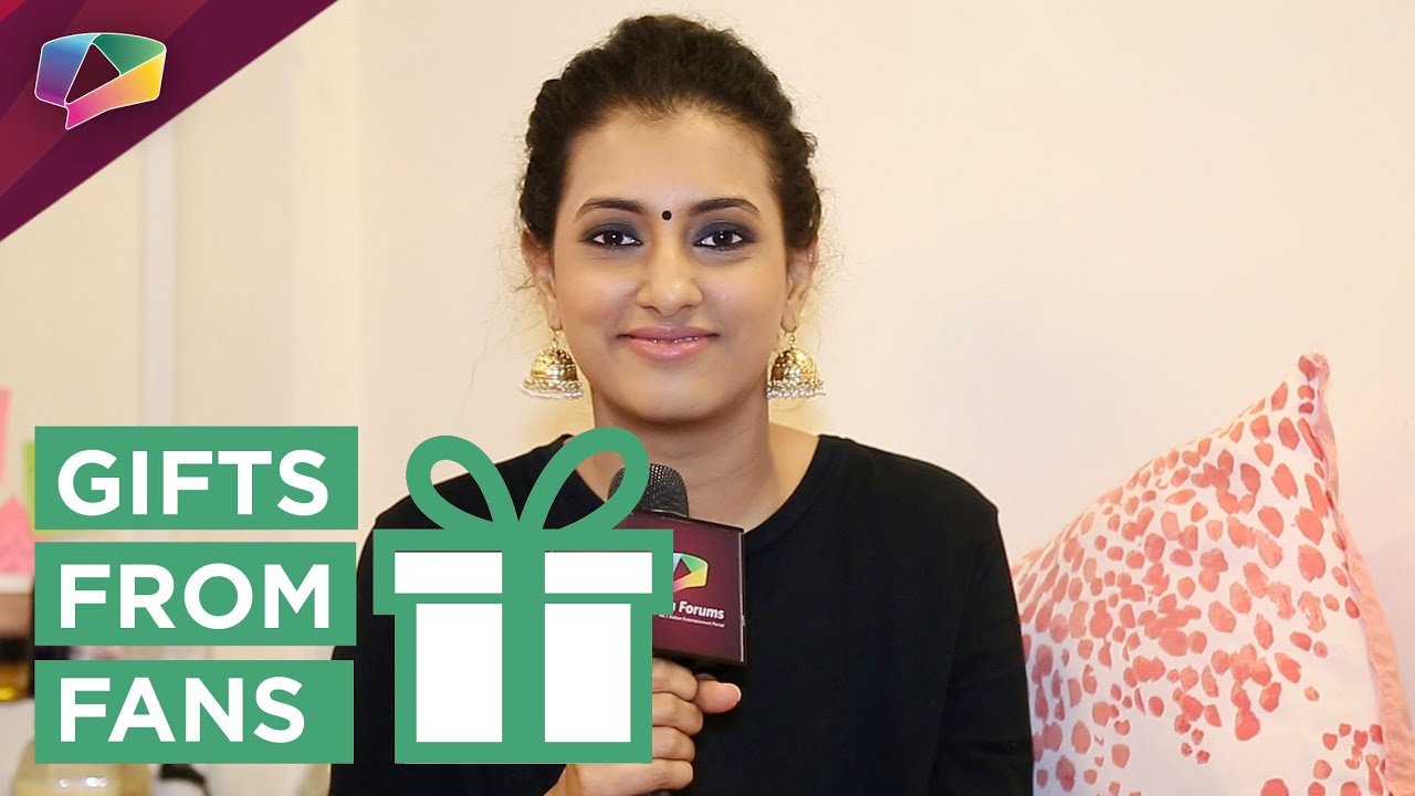 Team India Forums delivers Aditi Gupta the gifts sent by her fans