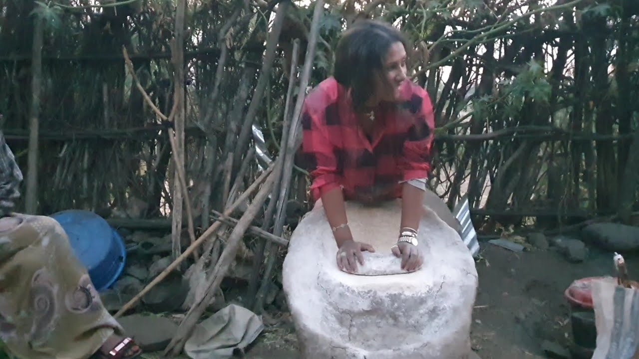 እሽክም ይላል ወፍጮ ይከተላል መጂ ከንፈረ ሞንሟና አይነከለዋቺ 🤣