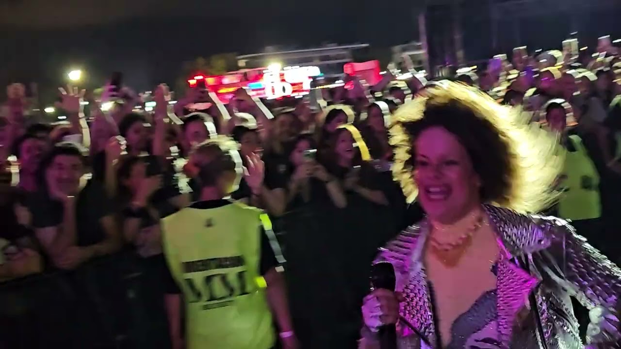 Arcade Fire - Sprawl II (Mountains Beyond Mountains) @ Lollapalooza Argentina 2024