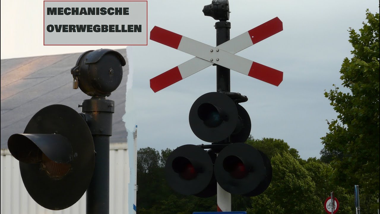 The Sound Of Dutch Railroad Crossings #2 // Mechanical crossing bells