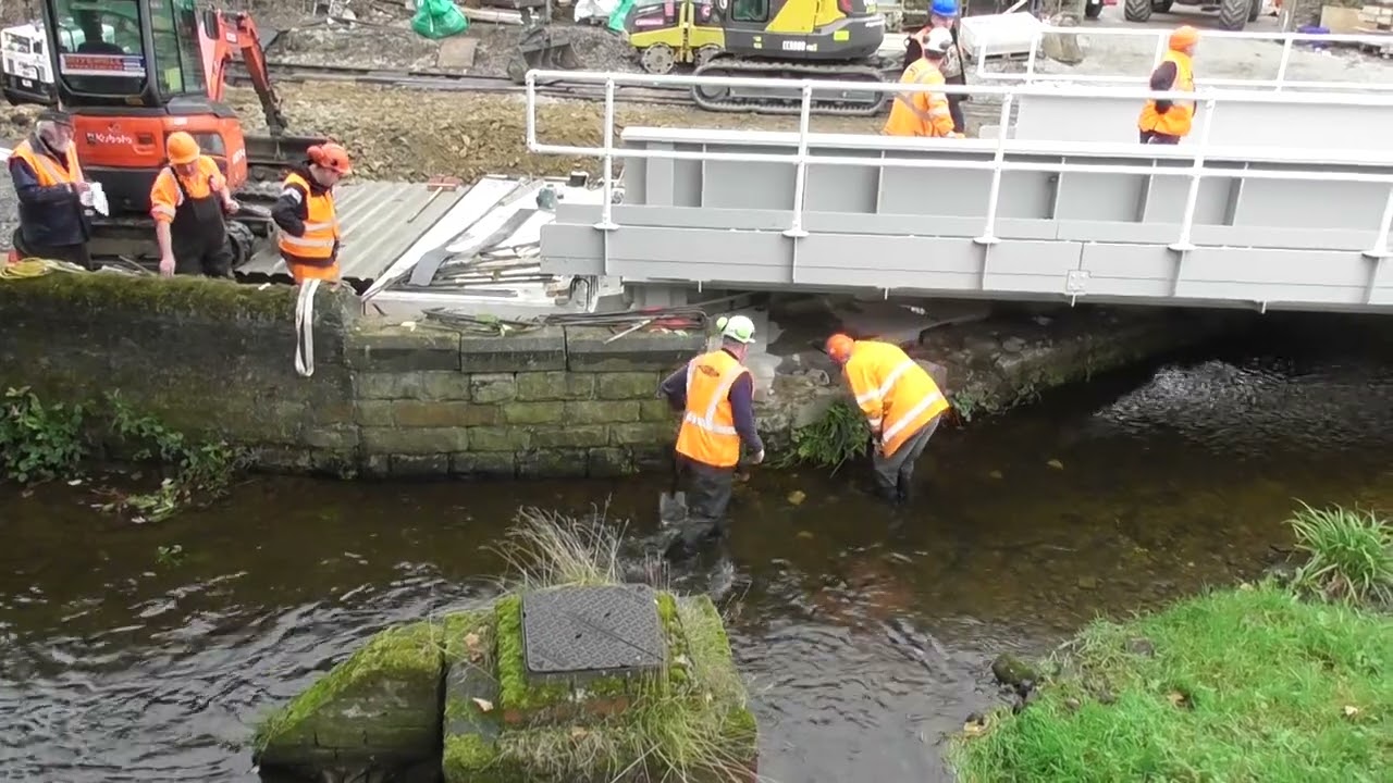 Work to replace Bridge 27 at Haworth at 12:29pm Sunday 15th September 2024. Please subscribe.