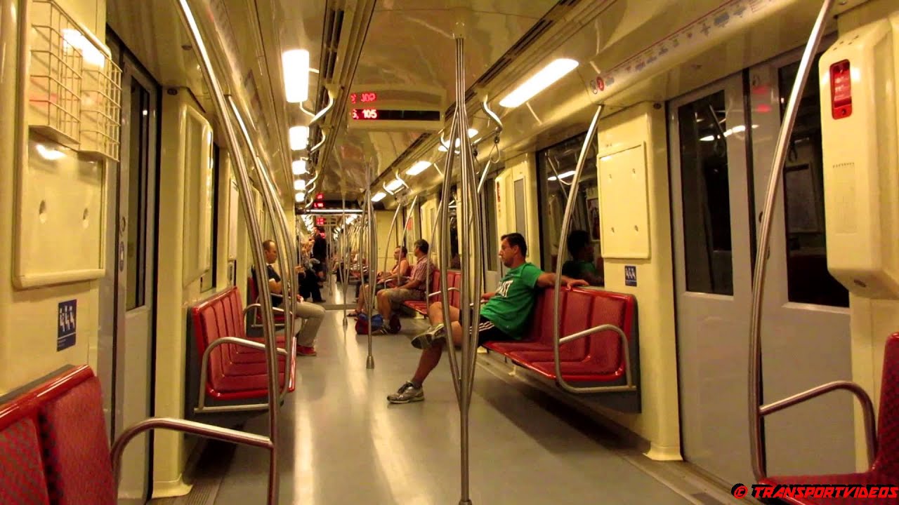 2015.08.03. - Utazás az M2-es metróval Budapesten (Déli pályaudvar - Blaha Lujza tér)