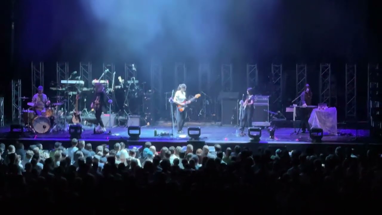 Fazerdaze - Live at Spark Arena (full set) - Auckland, 2024