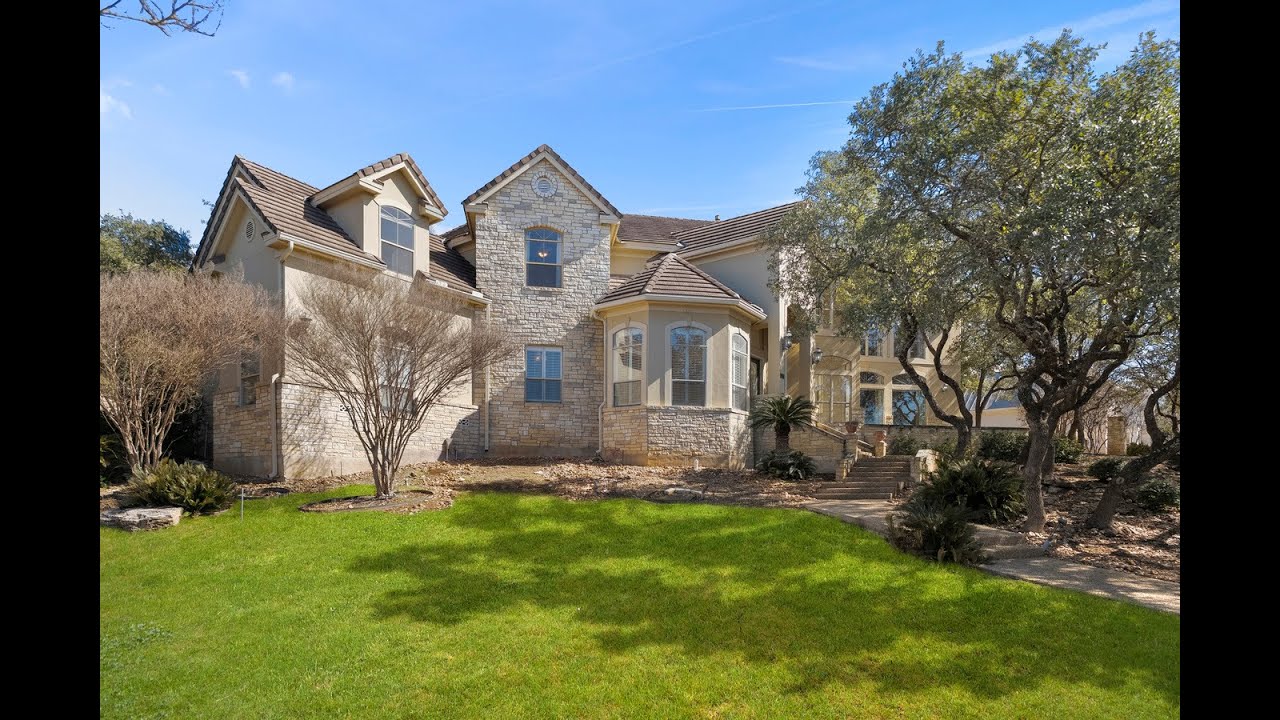 Refined Hilltop Living with Timeless Appeal