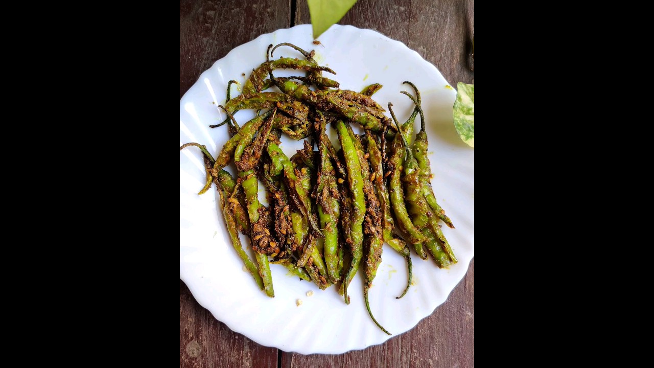 Very easy and delicious green chilli fry. Hari Mirch Fry #shorts #cooking
