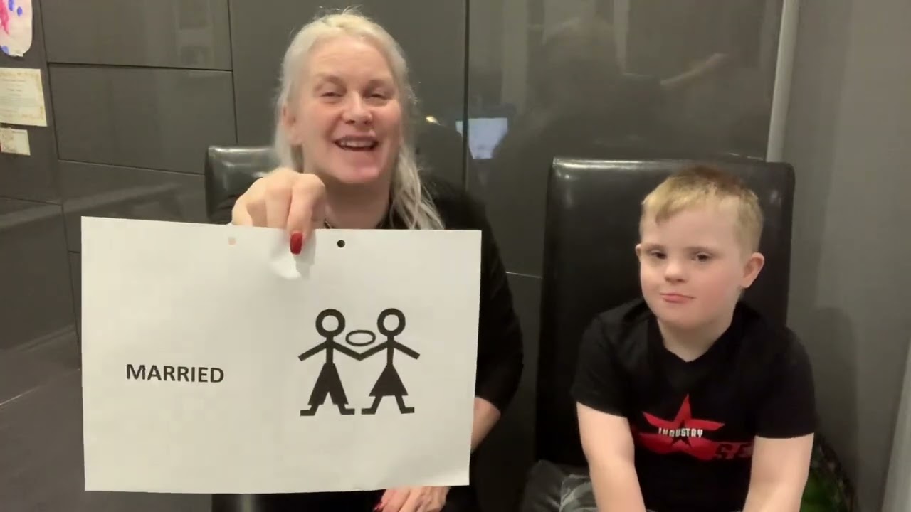 Makaton for ‘MARRIED’