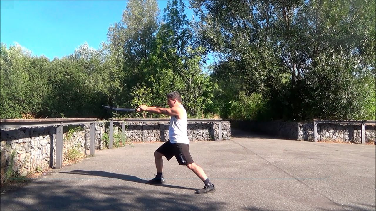 Qaddare (one-edged short sword): Features and techniques