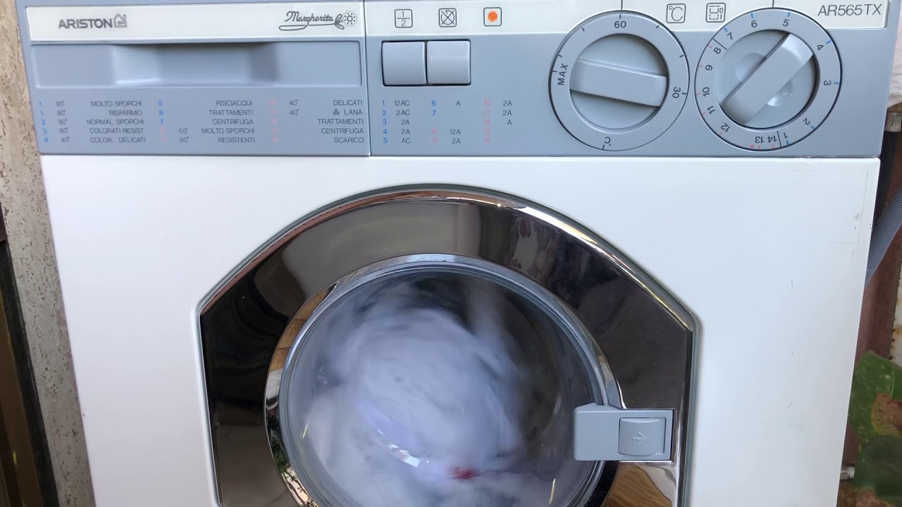 Ariston Margherita ar565tx. Secondo risciacquo, con scarico e centrifuga.