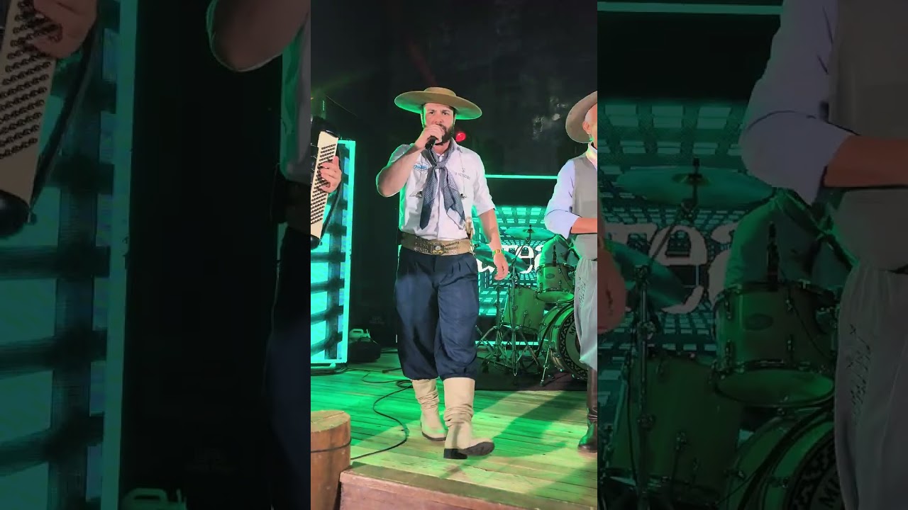 Arlindo Gaúcho show super emocionado em seu aniversário com Os MATEADORES.