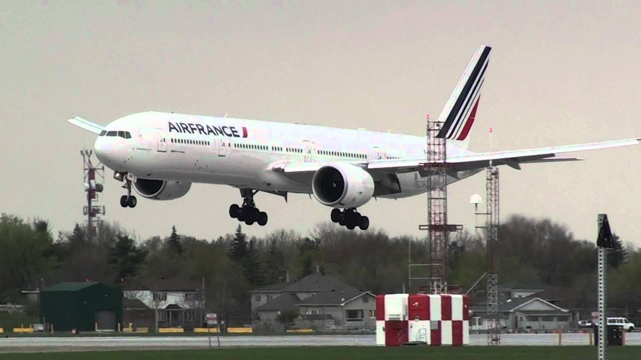 AF B773 landing on 06L at YUL