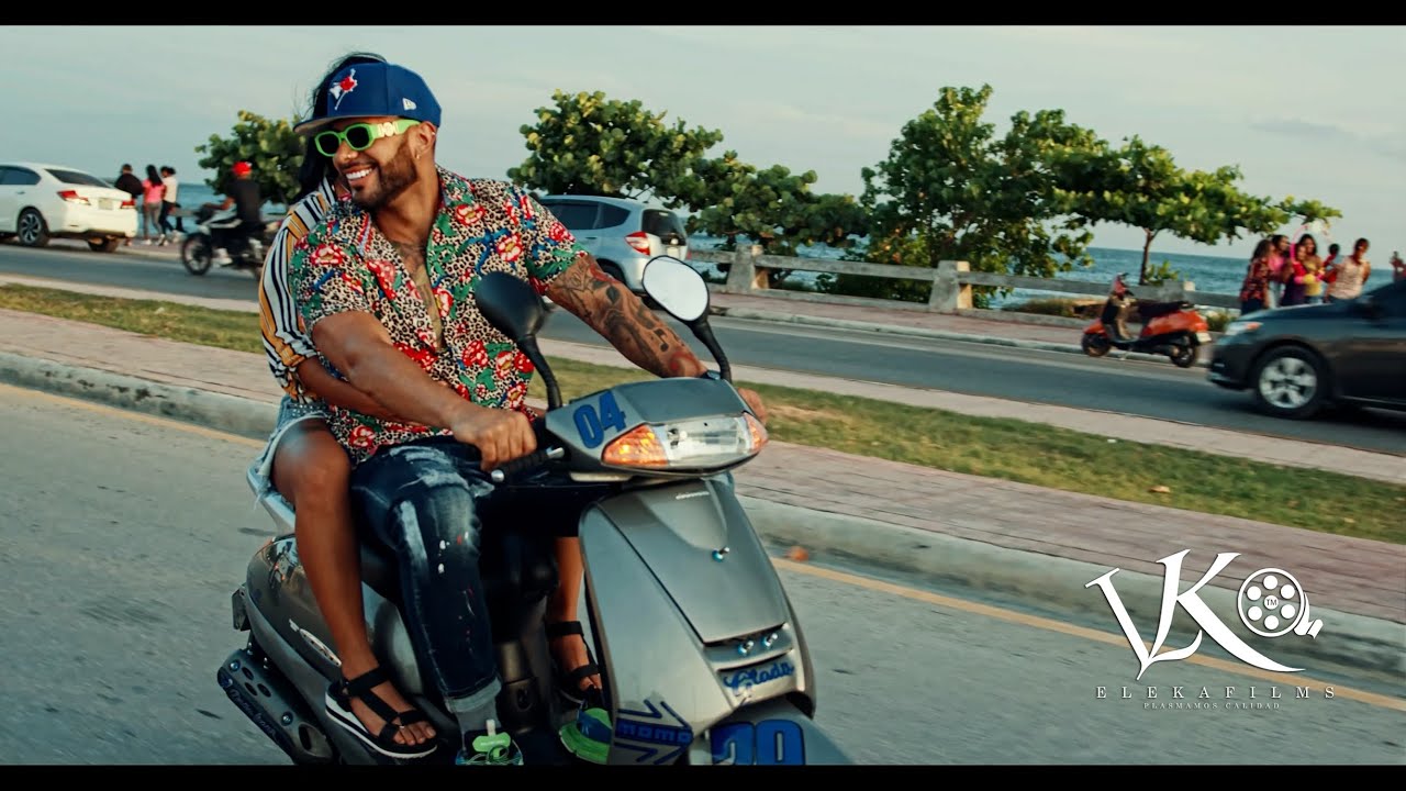 JEYEL - Ella La Tiene (Video Oficial) x  El Legendario