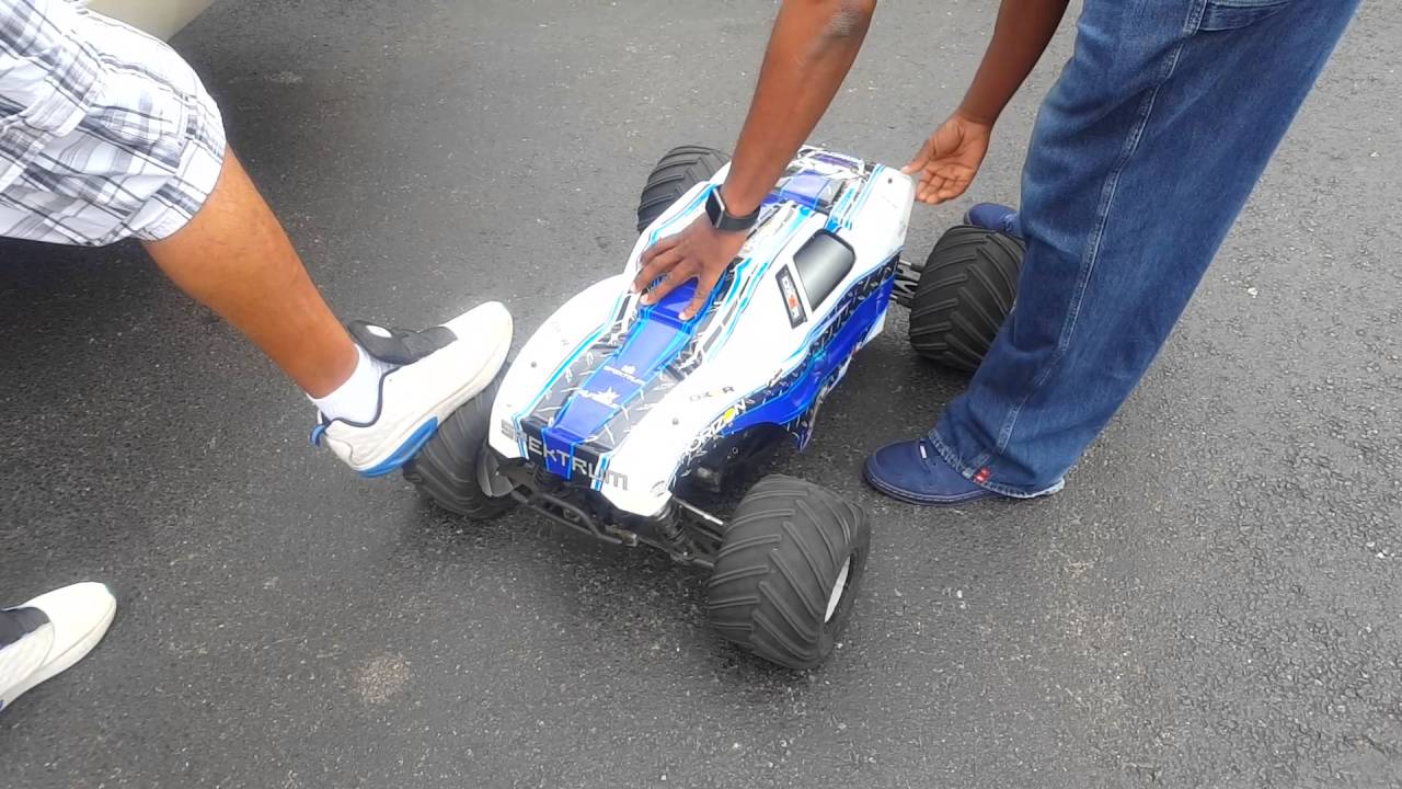 LOSI MONSTER TRUCK XL with DX6R