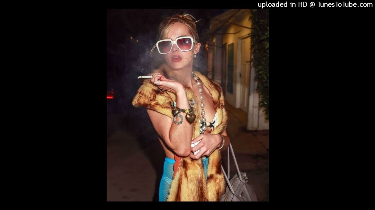 HOT ON THE RUNWAY - Addison Rae, Adela Type Beat prod. sparklealex898