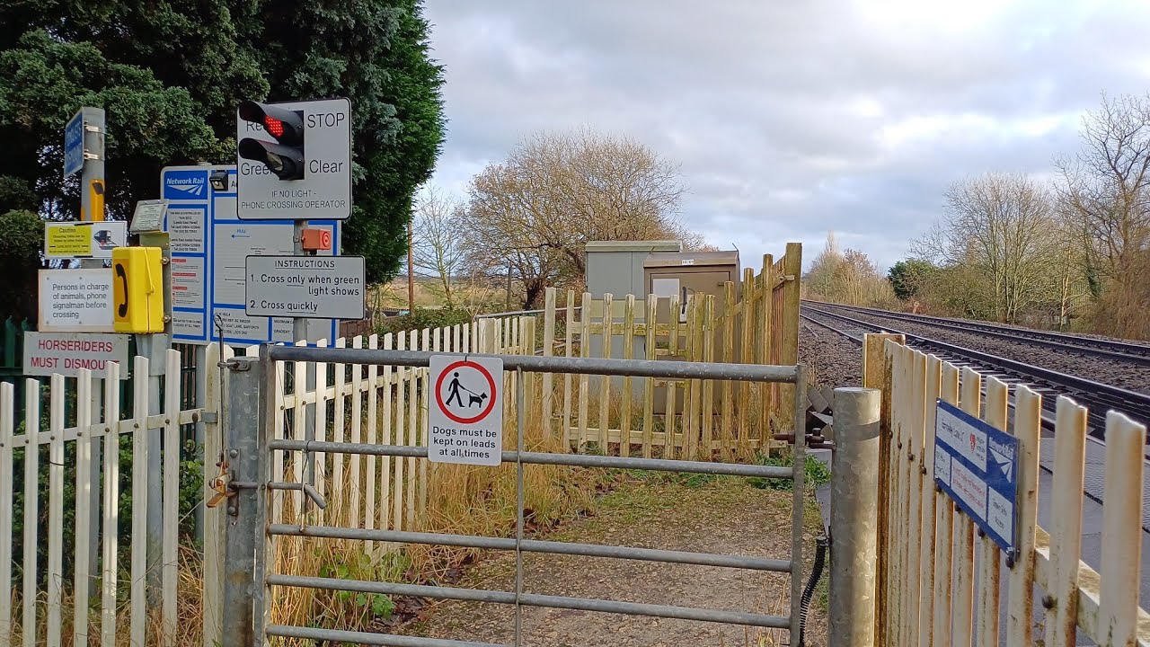 (CLOSED) Barrowby Lane Level Crossing (9th December 2023)
