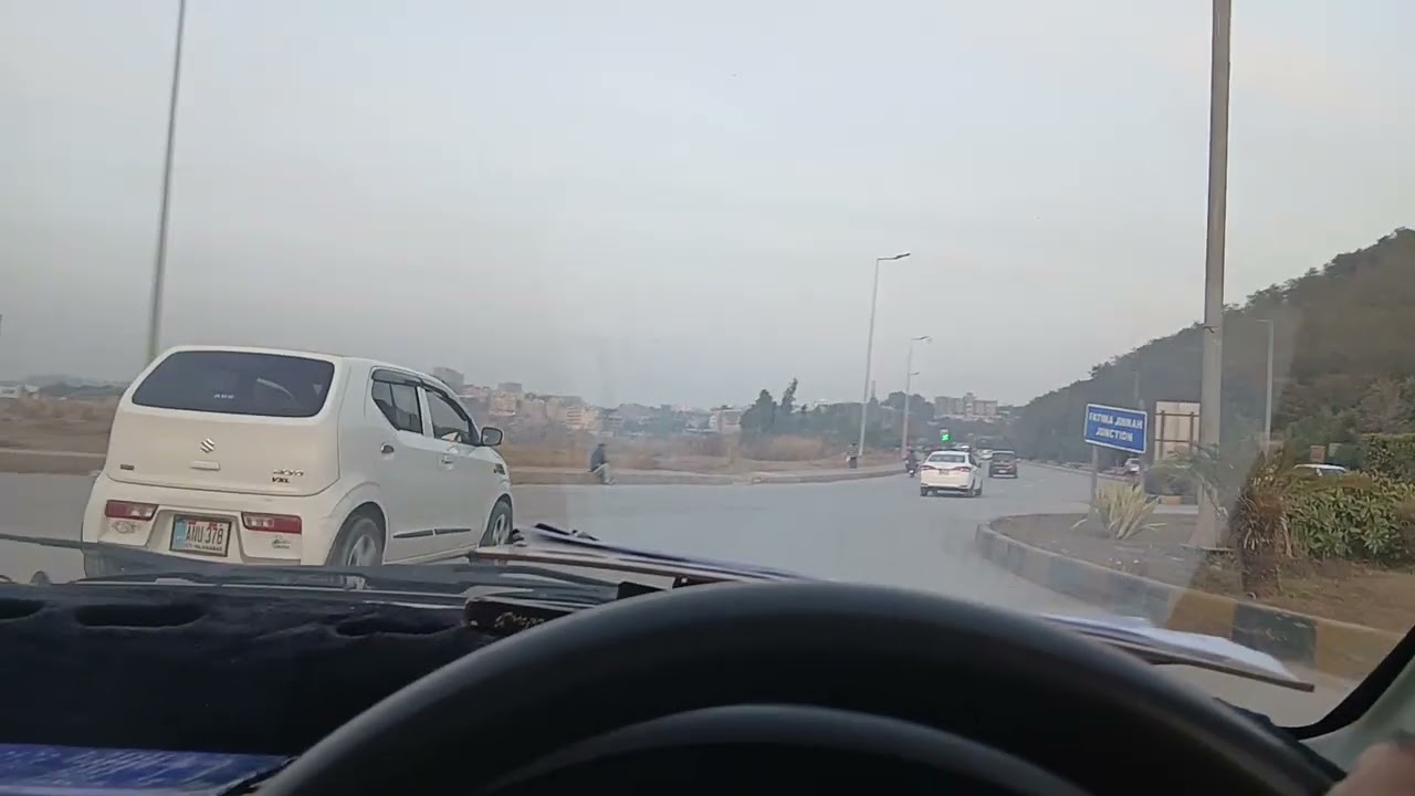 بحریہ فیس 8 سے اسلام آباد جاتے ہوئے سفر کے دوران اپنے سمیت ہر سننے والے کو ایک خوبصورت  پیغام 
