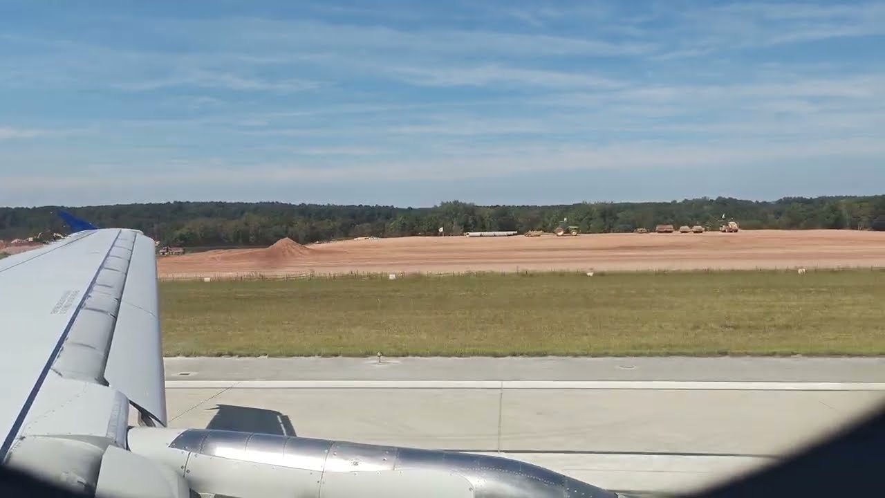 Delta Airlines A320 takeoff from Raleigh-Durham international airport (RDU)