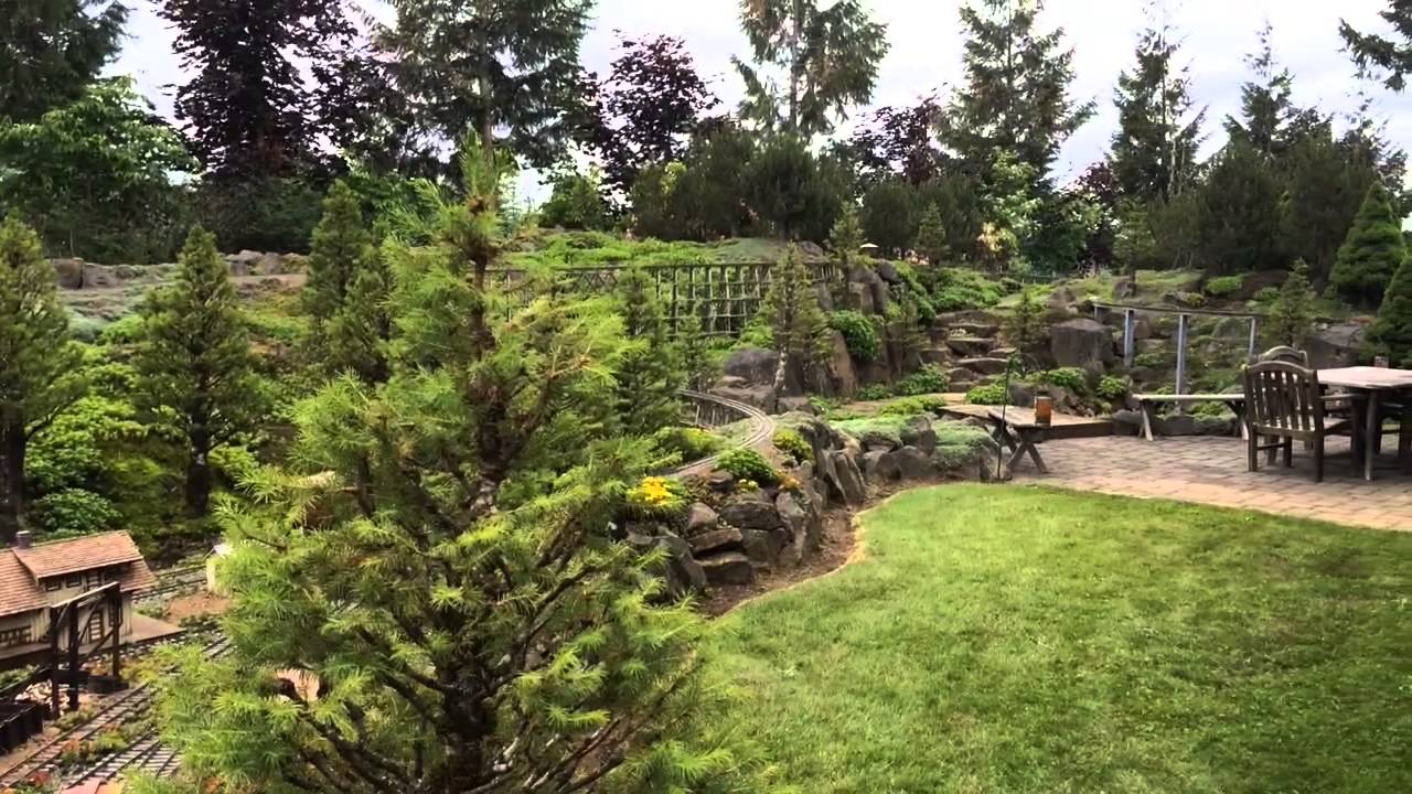 7,000-square-foot Garden Railway