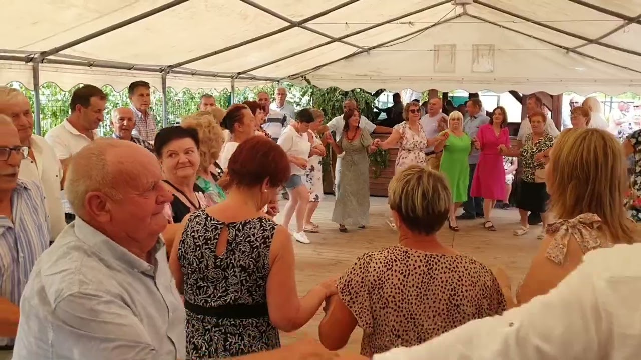 WIĄZANKA UTWORÓW TANECZNYCH w połączeniu ze wspaniałą zabawą daje rewelacyjny klimat potańcówki