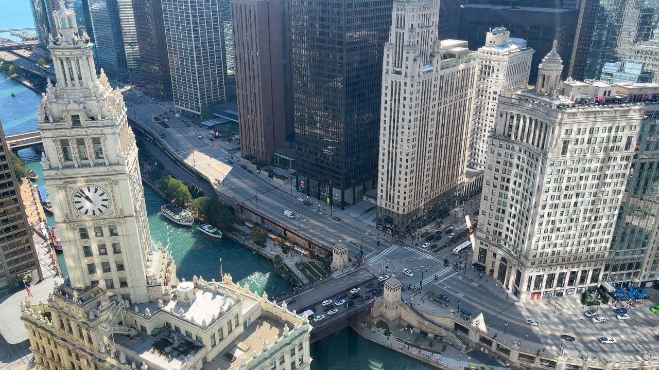 24/7 Downtown Chicago Live Stream | Chill music & Relaxing City View