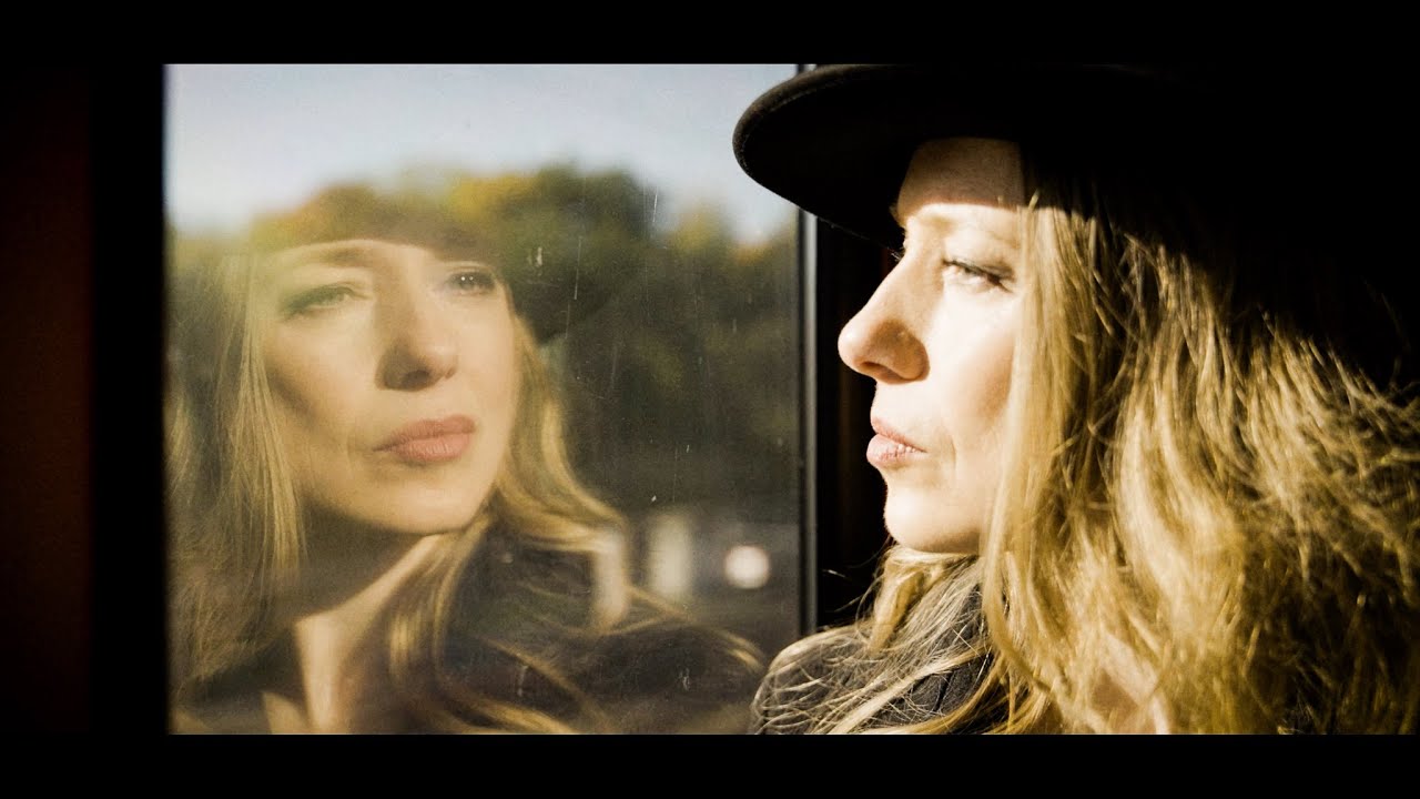 META HÜPER –  In dieser Stadt (Hildegard Knef cover)