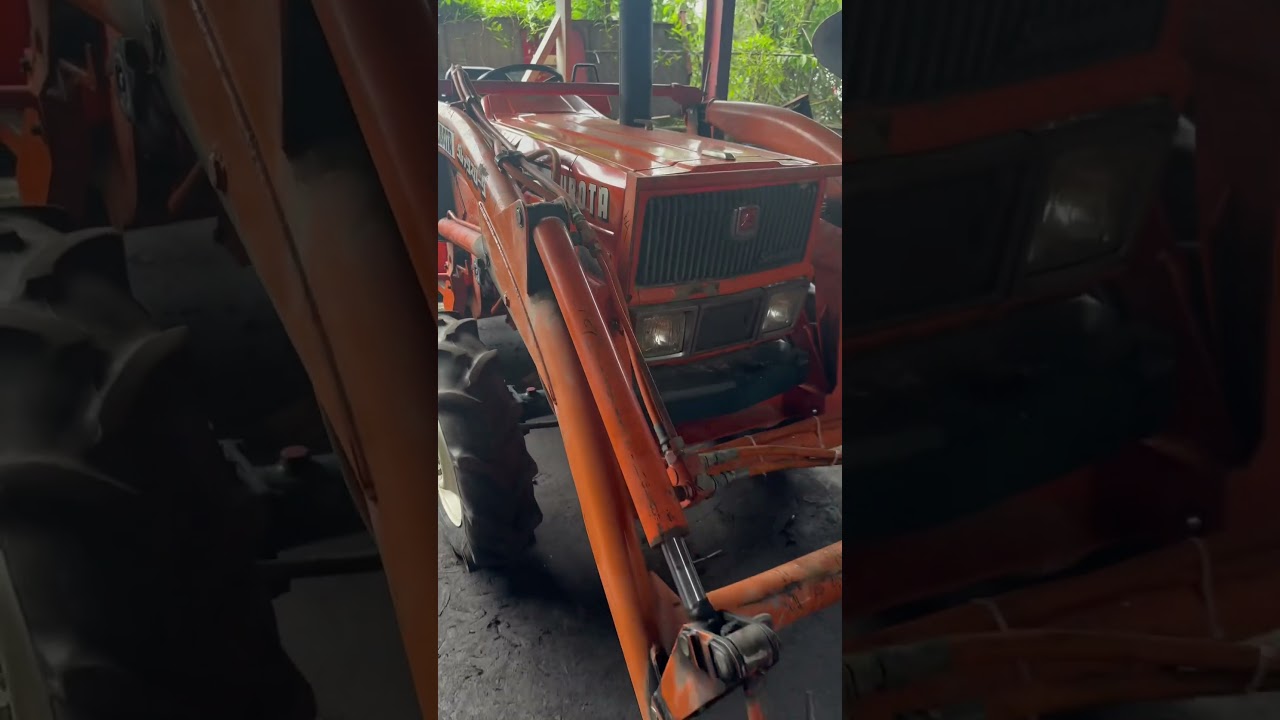 Kubota L4202DT k&egrave;m gầu x&uacute;c.H&agrave;ng b&atilde;i cực n&eacute;t