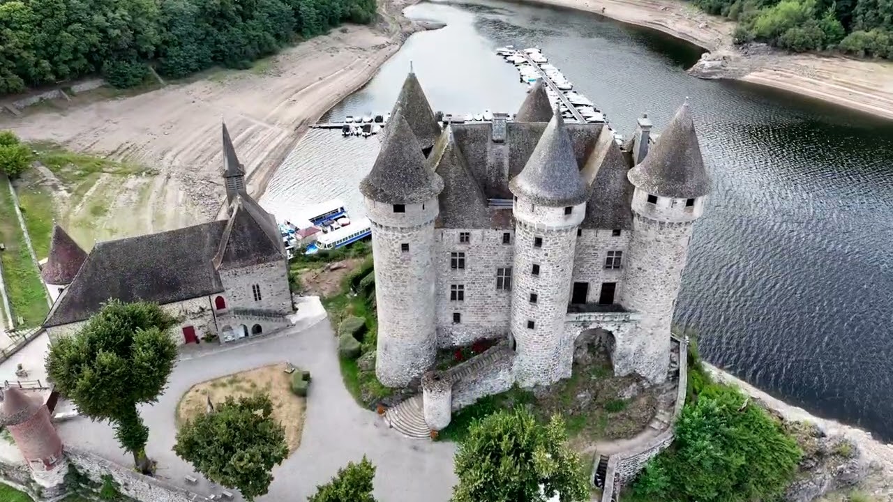 Château de VAL - Bort les Orgues