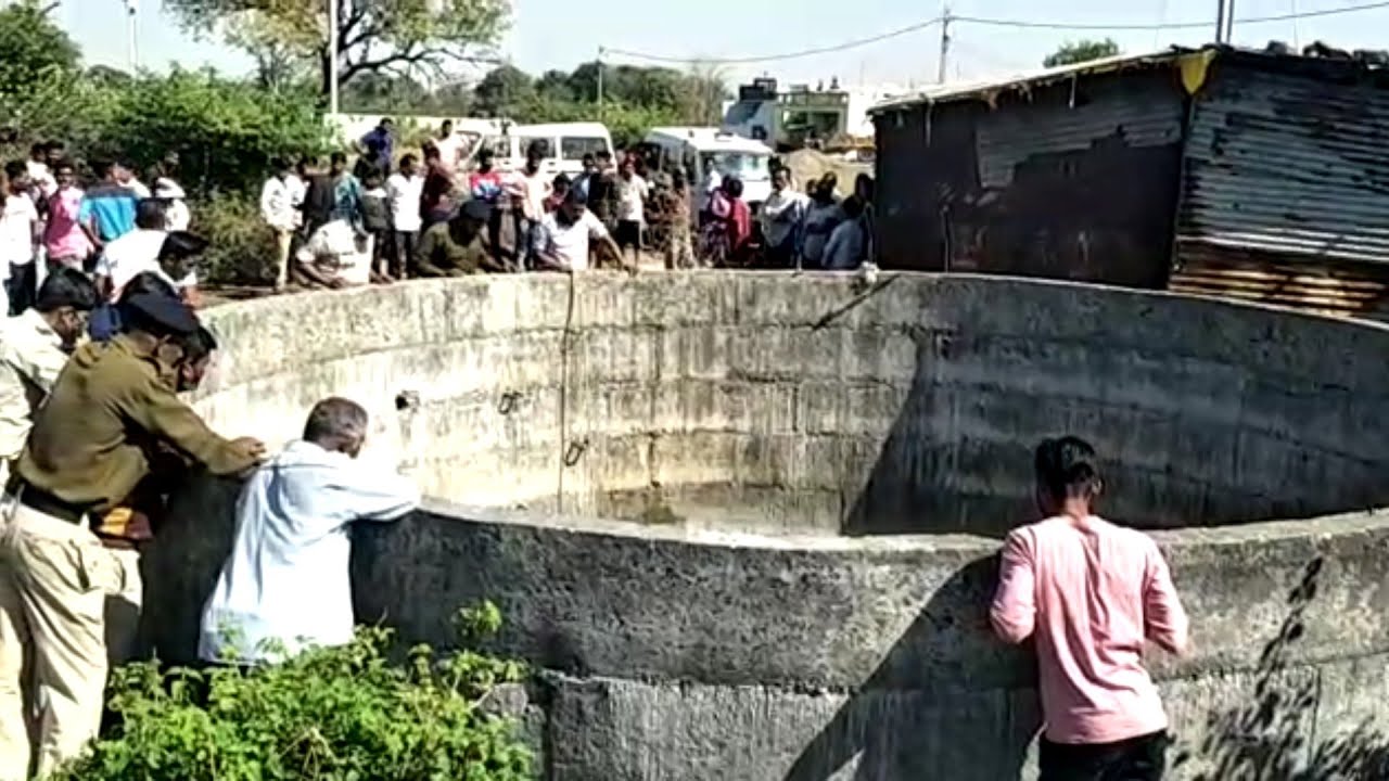 Khandwa- केशव कुंज कॉलोनी के पास कुएं में पुलिस ढूंढ रही युवक की लाश,जले हुए कपड़े हुए बरामद