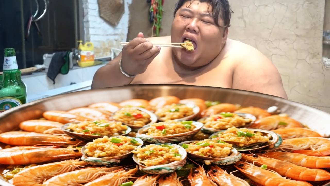 猴哥买100个小鲍鱼，和虾一起做一大锅，叫上朋友一起吃！【胖猴仔】