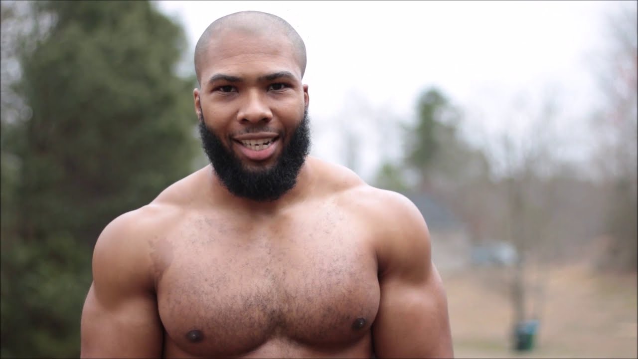 What a NATURAL BODYBUILDER can look like | Kelly Brown