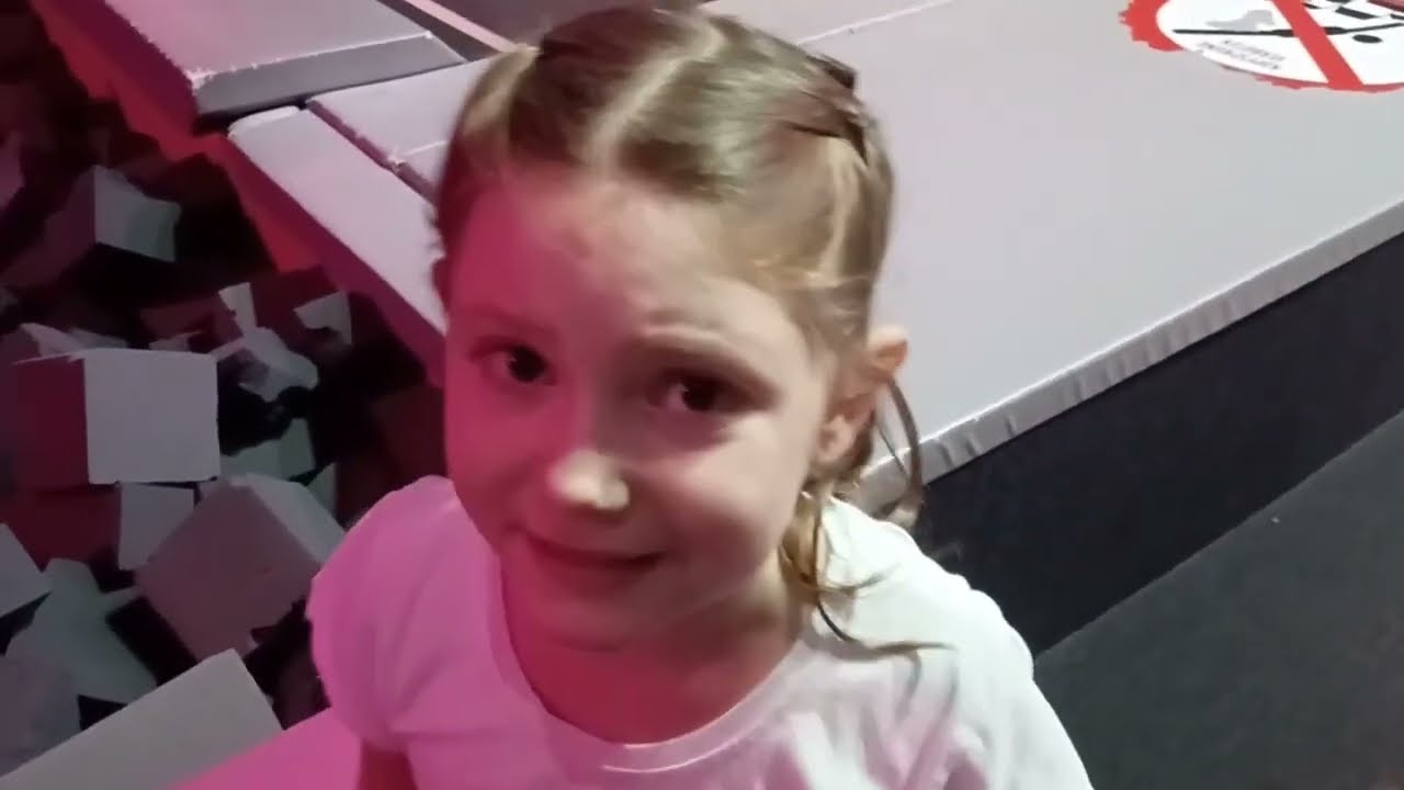 SPRUNG RAUM  Trampolinpark😊 Sophie ChannelTeenyTuber