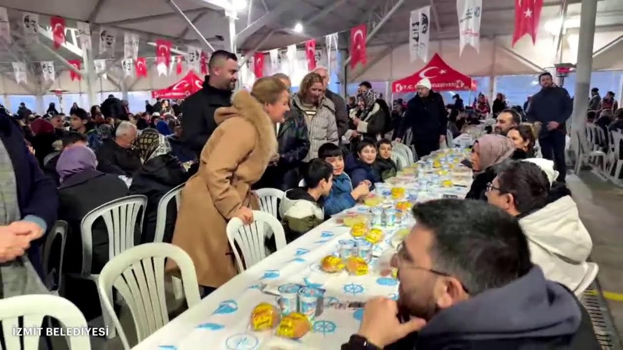 Ayazma Mahallesi iftar programında vatandaşlarımızla aynı sofrada buluşuyoruz