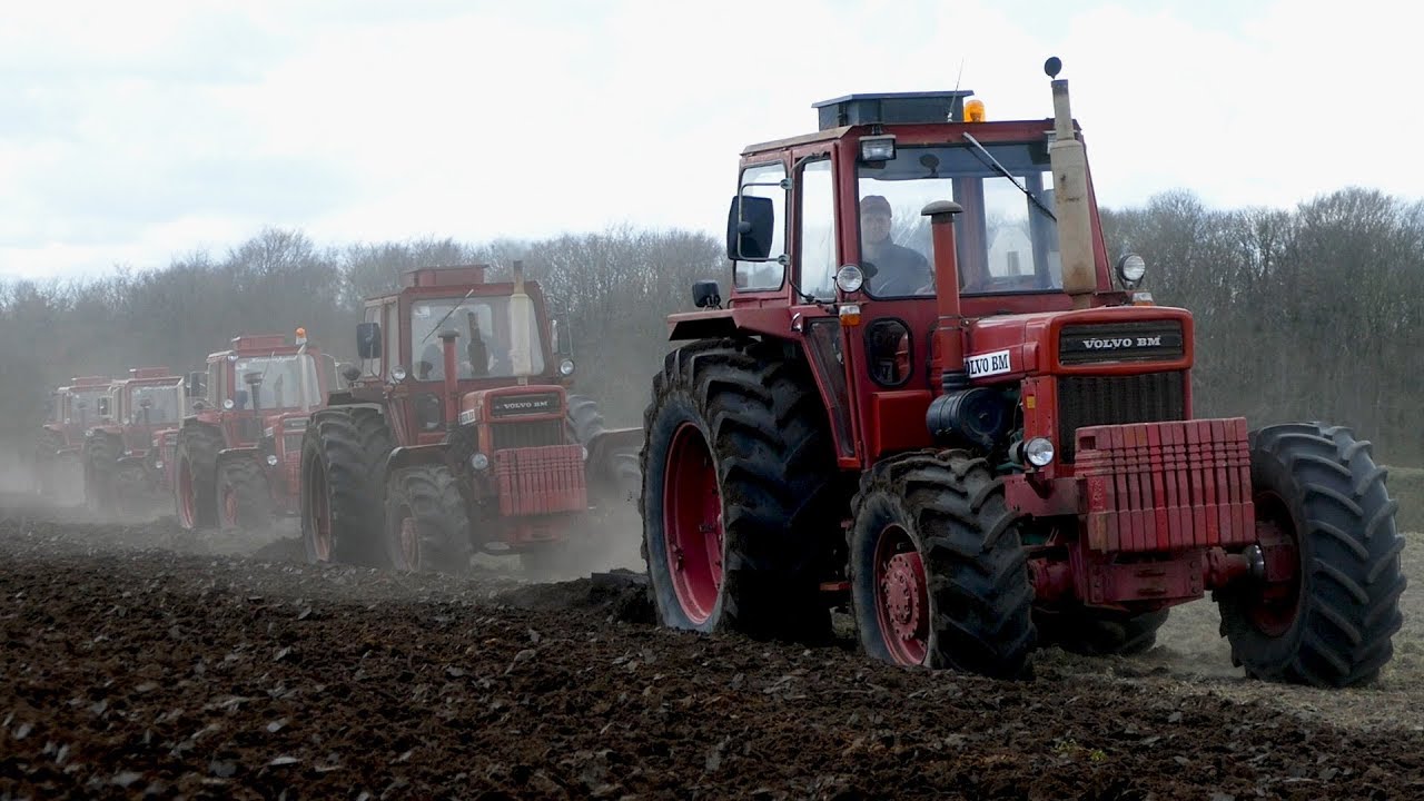 6x Volvo BM 814 Turbo 4WD Ploughing in The Same Field at Once | PURE SOUND | Danish Agriculture 2018
